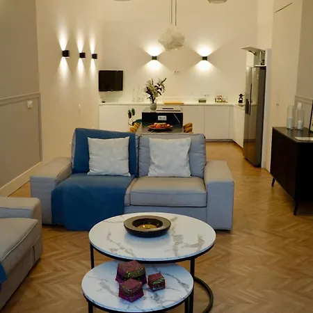 Peral Boutique Apartaments Seville Exterior photo